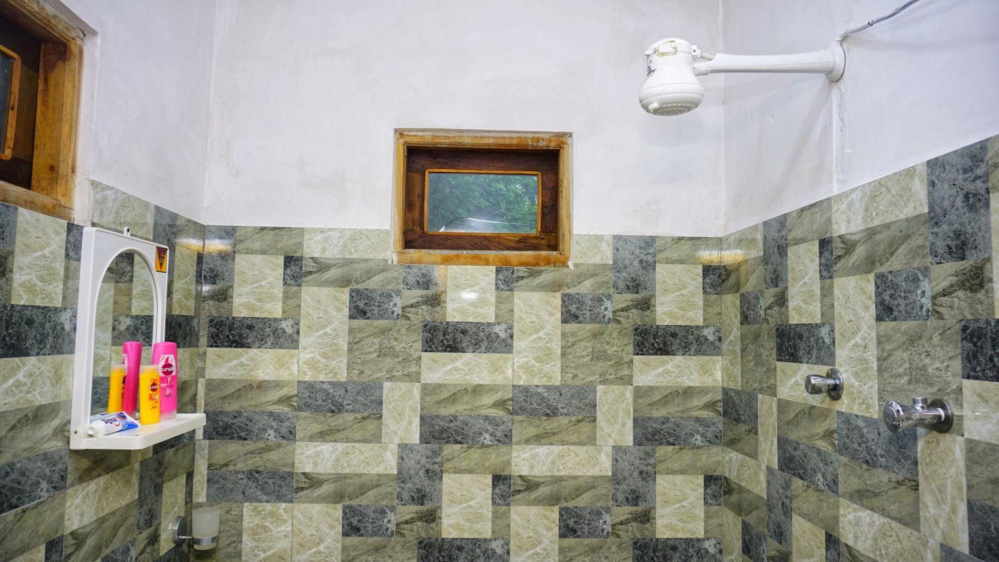 דמבולה Lake Island Home Stay מראה חיצוני תמונה