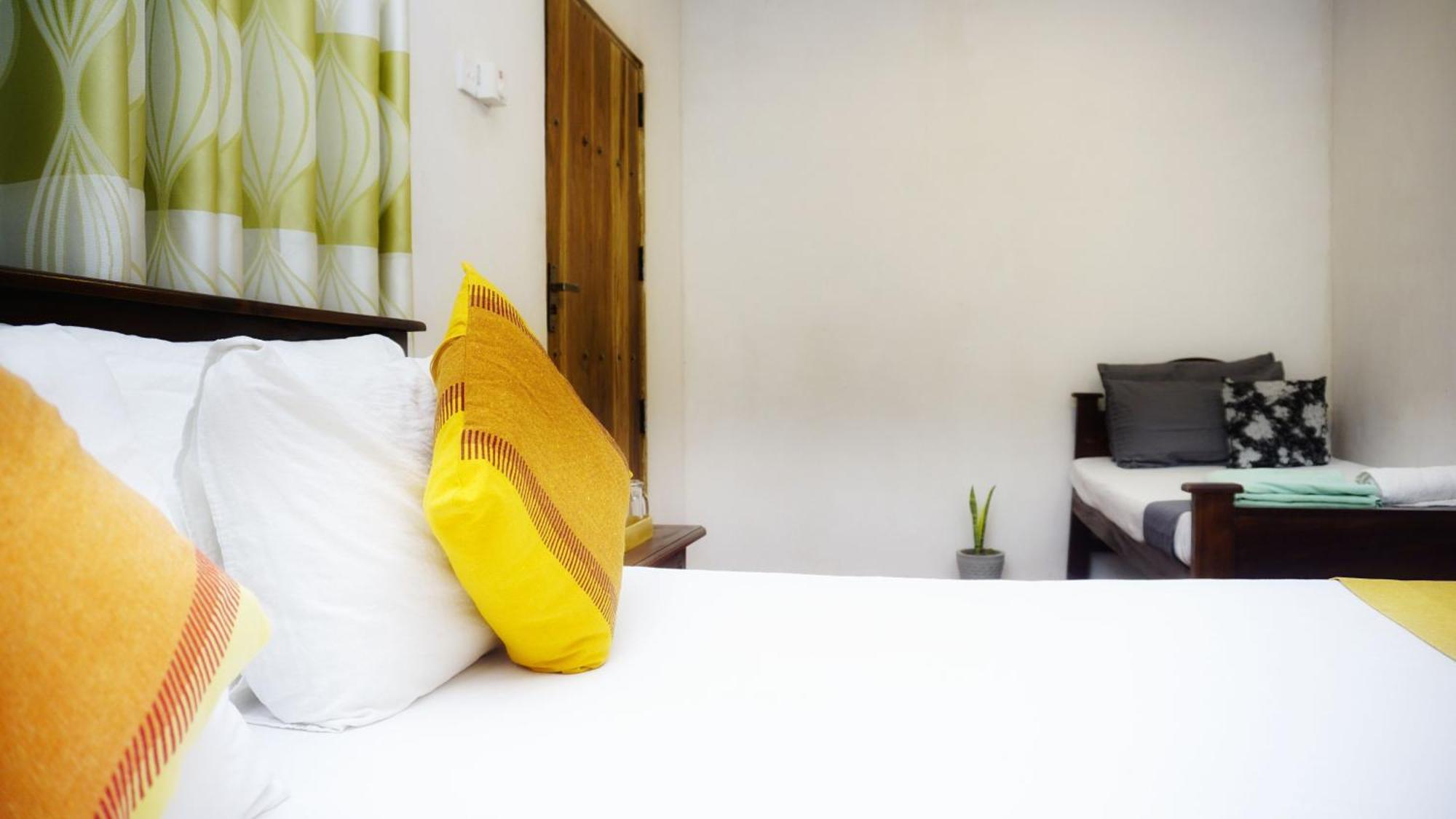 דמבולה Lake Island Home Stay מראה חיצוני תמונה